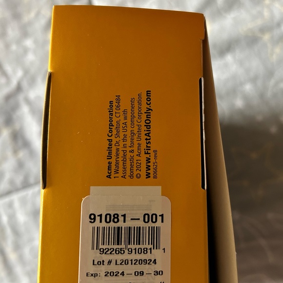 FIRST AID ONLY Home & Go First Aid Kit 312 pieces - Picture 9 of 11